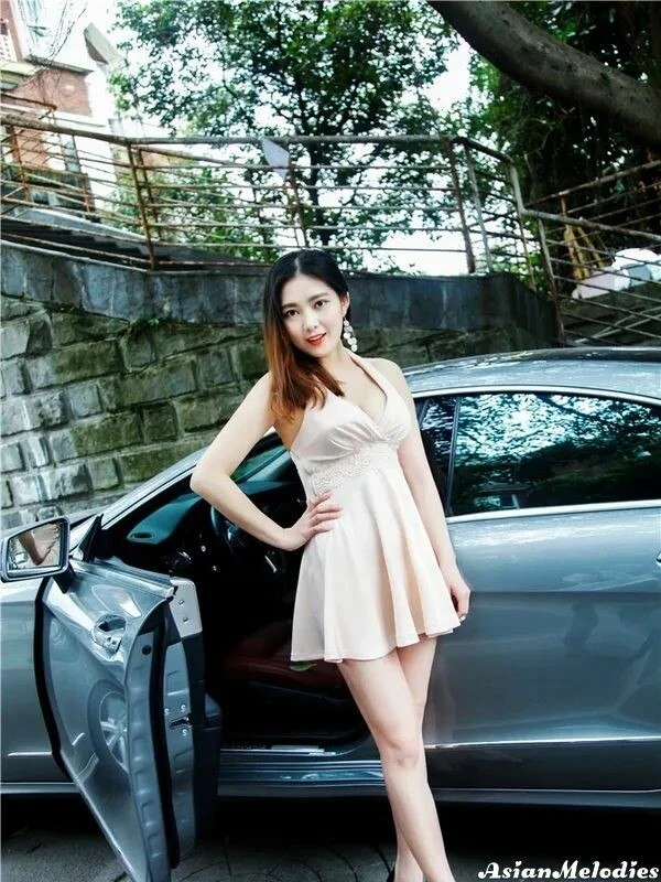 Zhengzheng Zhang Profile image 2