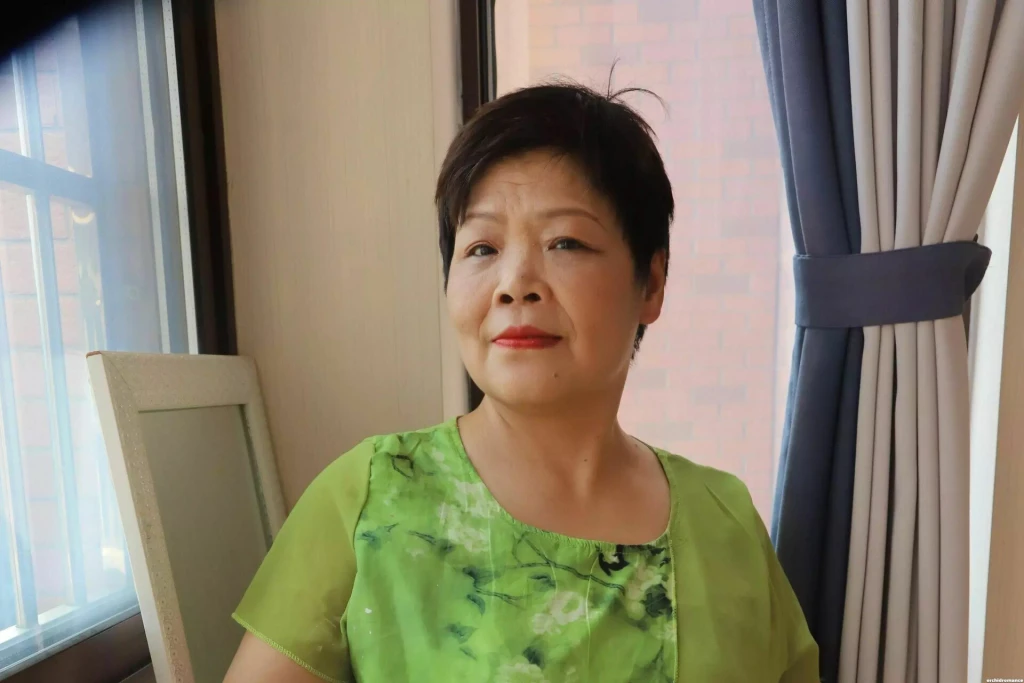 Chunhong Profile image 1