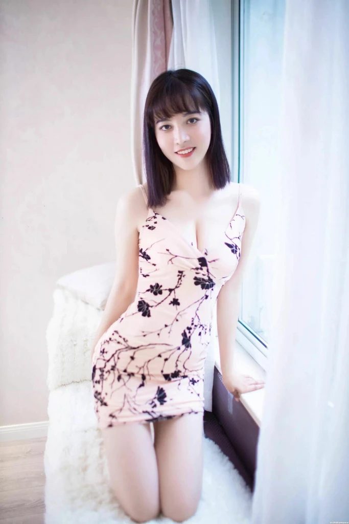 Lindsey Profile image 3