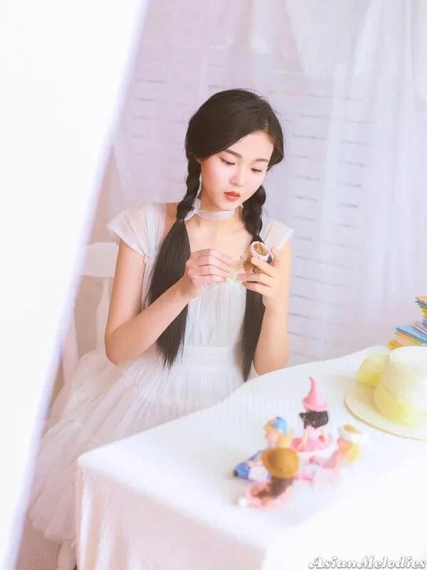 Yujie Profile image 2